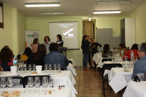 Cata de vinos mujeres 007