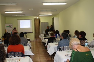 Cata de vinos mujeres 011